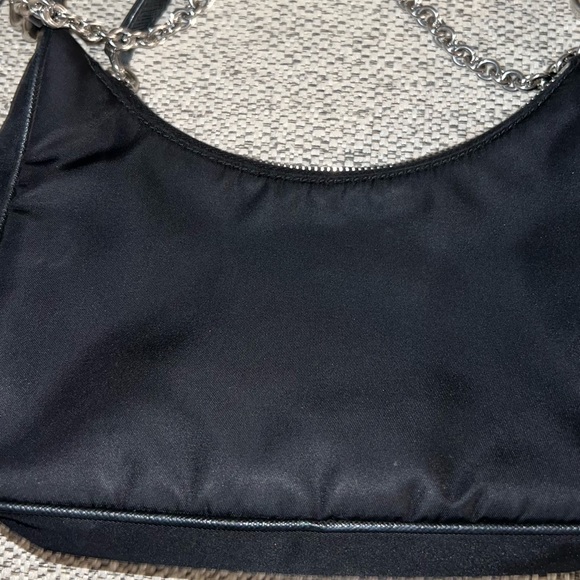 Prada 🚫SOLD🚫EUC 2020 Tessuto Re-Edition 2005 Bag with removable strap! - Picture 13 of 16